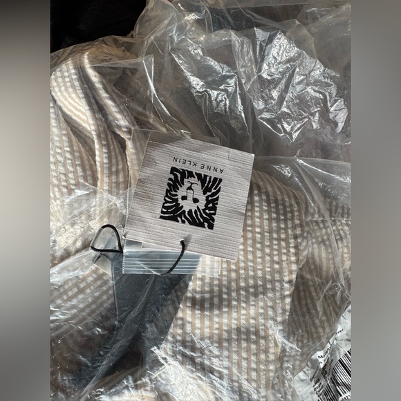 SOLD OUT - Picture 6 of 7